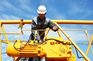 Слесарь по ремонту и обслуживанию грузоподъемных машин