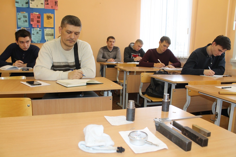 Операторы станков с программным управлением открыли новый учебный 2019 год - изображение 4